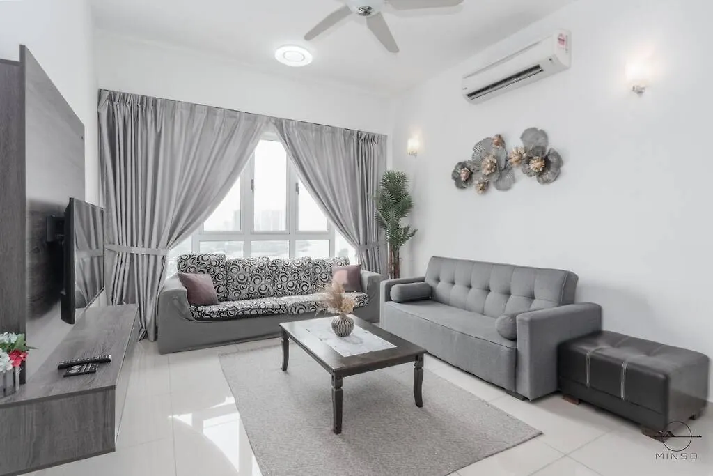 Tropez Country Garden #Sea View #Level 22 #6 Pax Apartment Johor Bahru 0*,  Malaysia